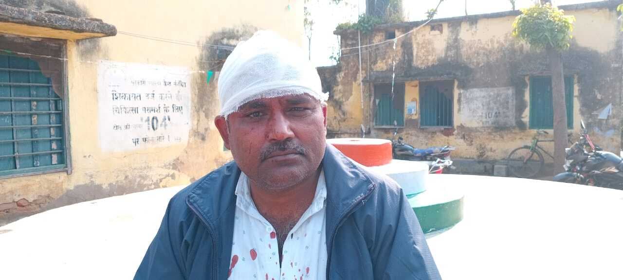 जमीन विवाद को लेकर दो पक्षों में चले लाठी-डंडे,  तीन जख्मी