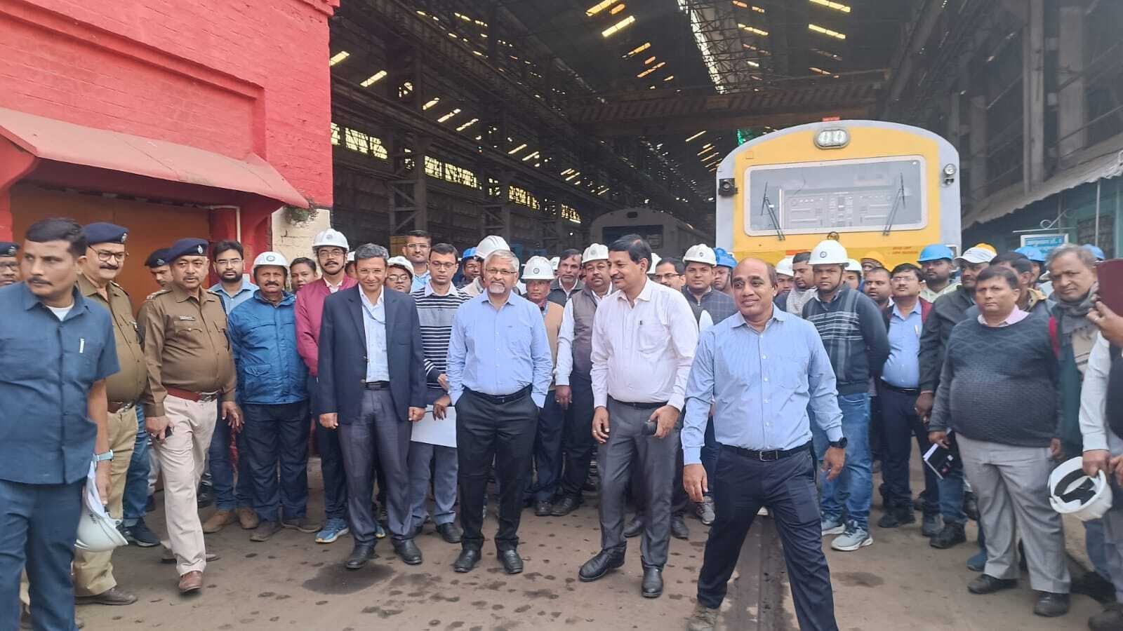 रेल इंजन कारखाना जमालपुर में प्रतिवर्ष बनेगा 10 हजार वैगन : महाप्रबंधक