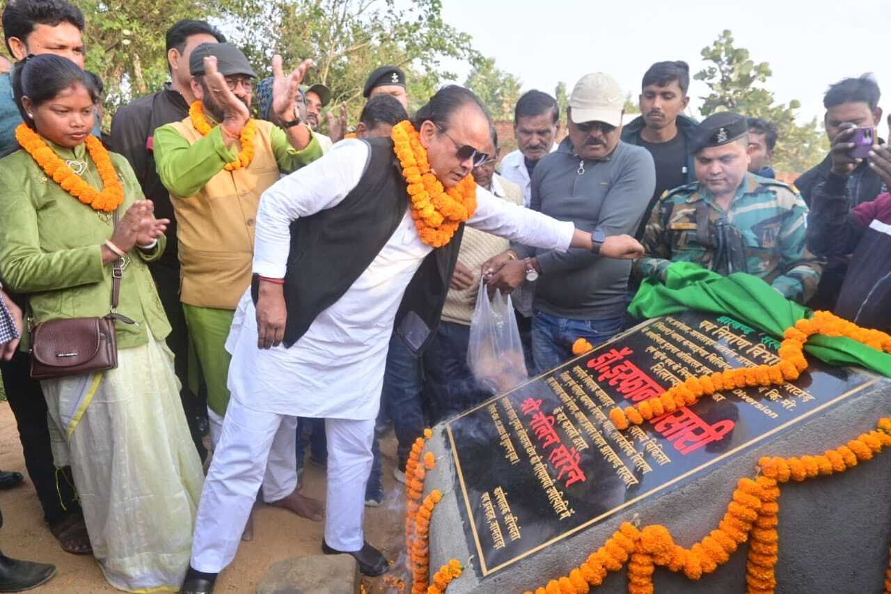 मंत्री ने दक्षिणबहाल जोरिया पर डायवर्जन का किया शिलान्यास