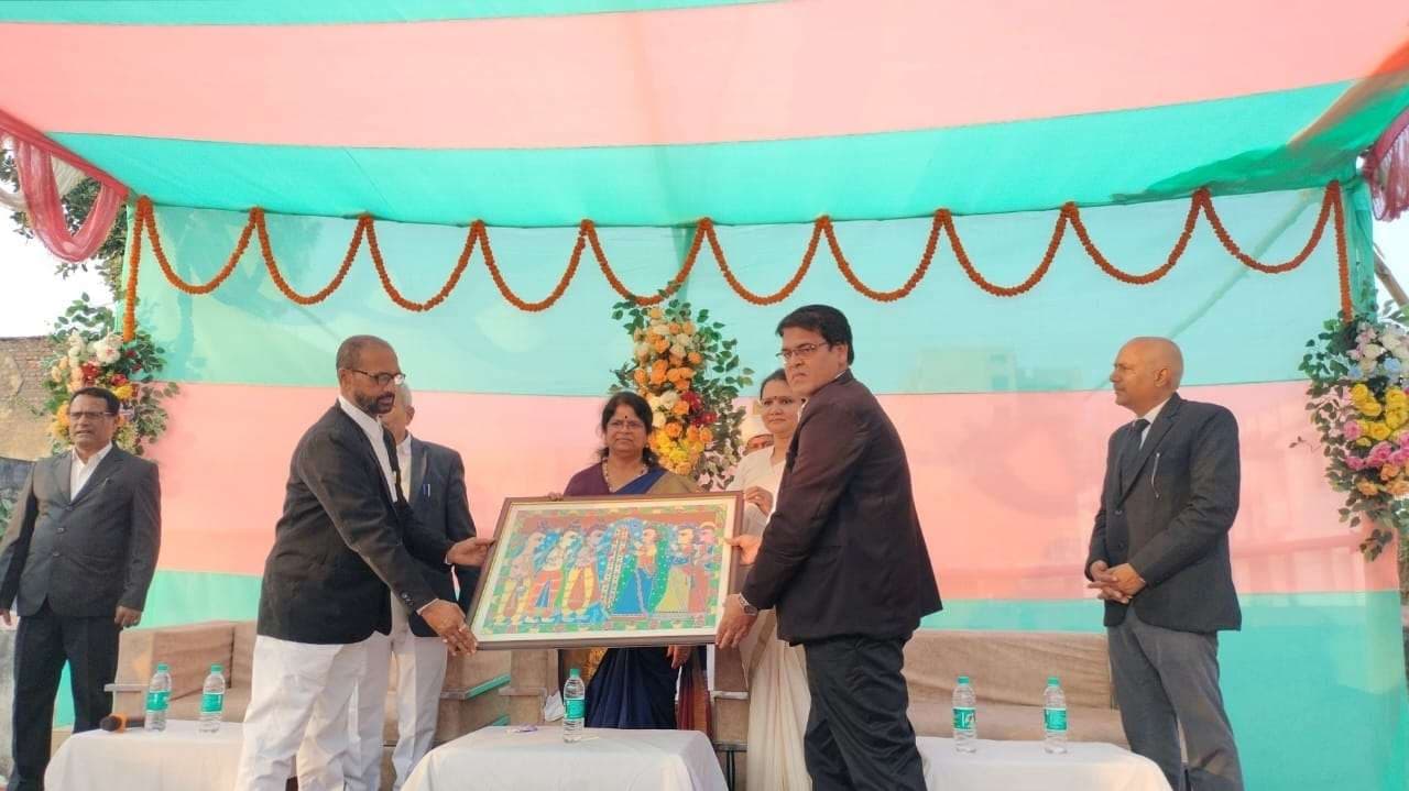 Madhubani News : उच्च न्यायालय की निरीक्षी न्यायमूर्ति ने झंझारपुर व्यवहार न्यायालय का किया निरीक्षण