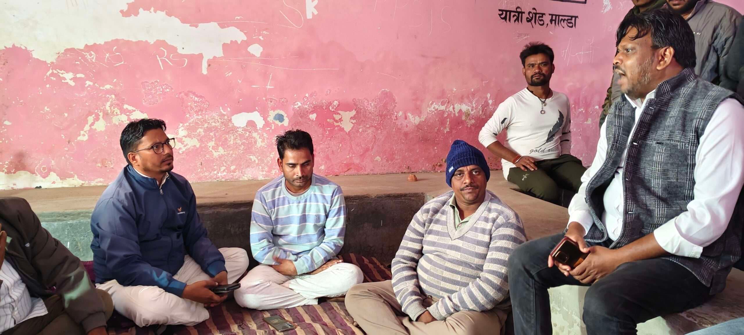 Giridih News :पांच सूत्री मांग को लेकर अनिश्चितकालीन धरना शुरू