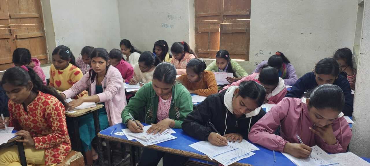 हिंदी व संस्कृत की परीक्षा के साथ 19 वीं प्री बोर्ड परीक्षा शुरू