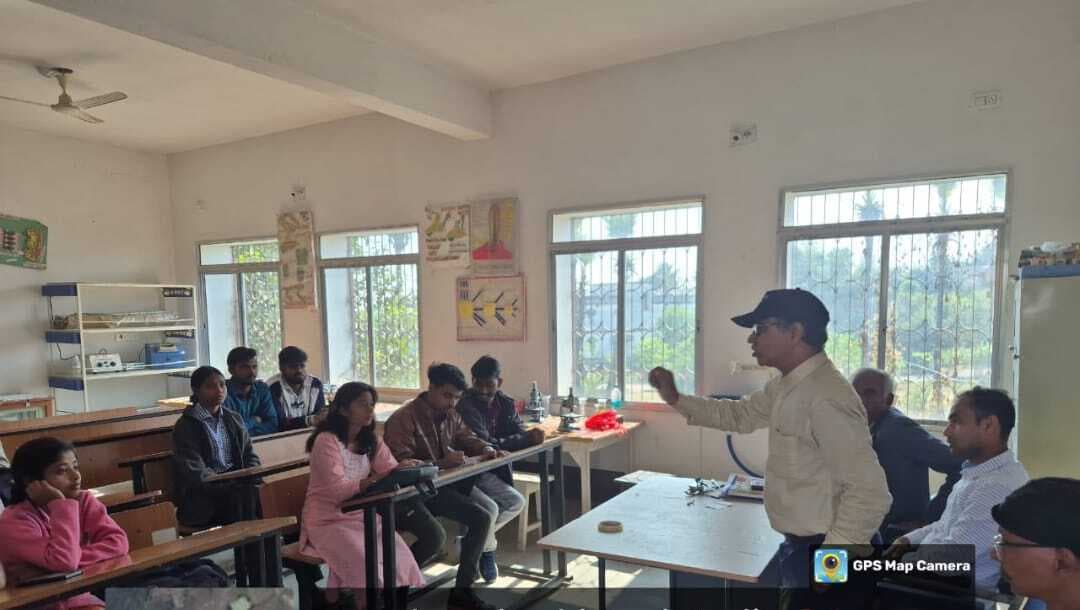 एमजी काॅलेज में मना सशस्त्र सेना झंडा दिवस