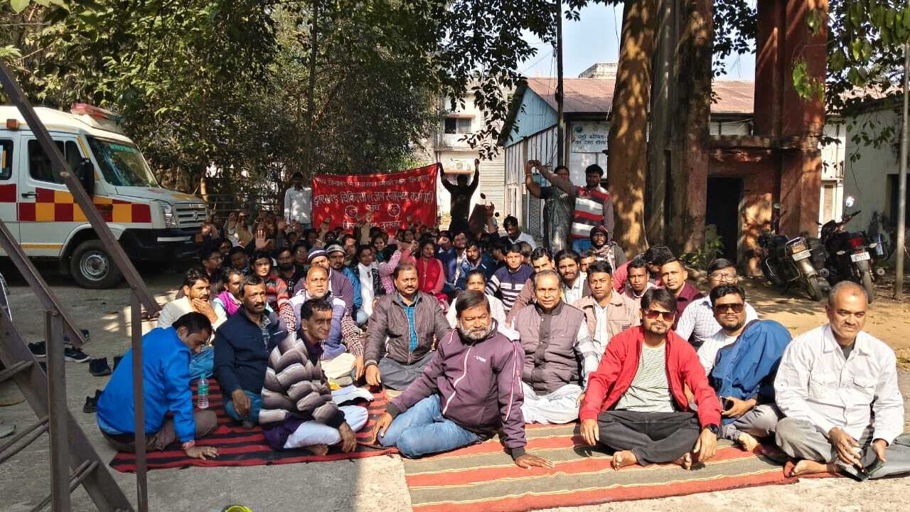 आउटसोर्सिंगकर्मियों को छह माह से मानदेय नहीं, जताया आक्रोश