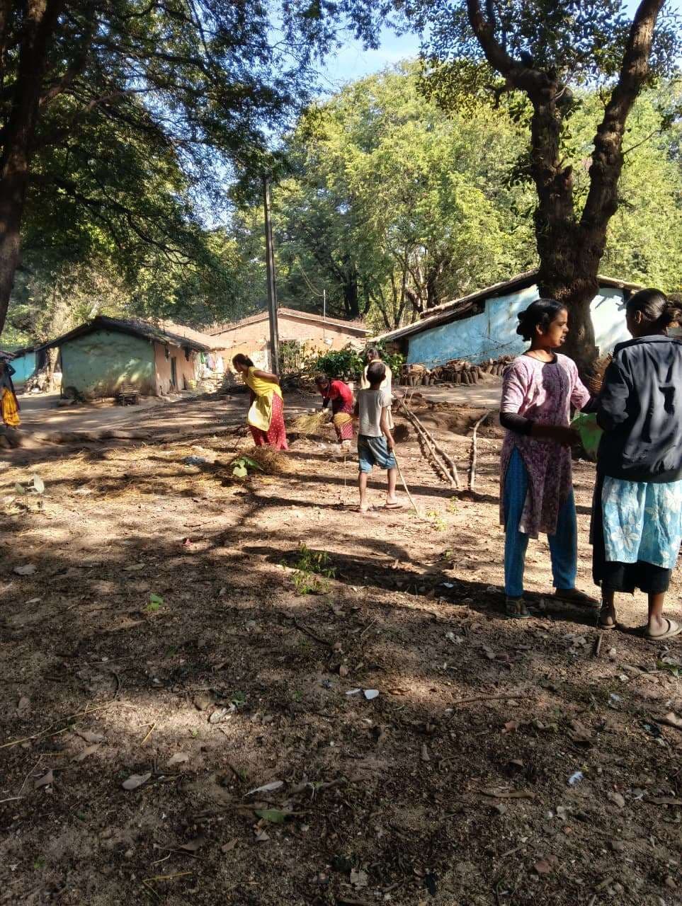 सिलादोन नीचे टोली में चला सफाई अभियान