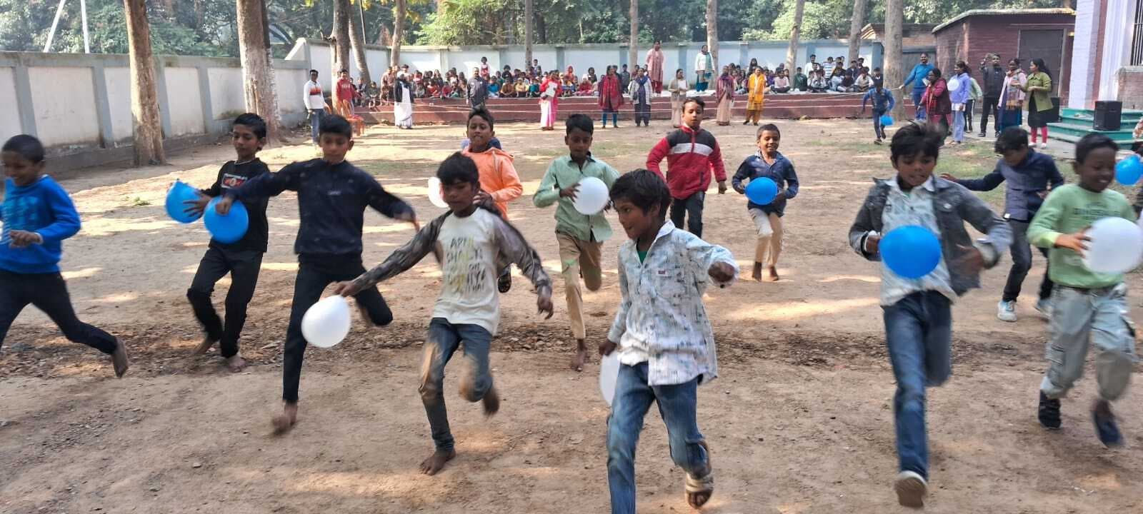 200 बच्चों ने विभिन्न खेलों व प्रतियोगिताओं में लिया भाग