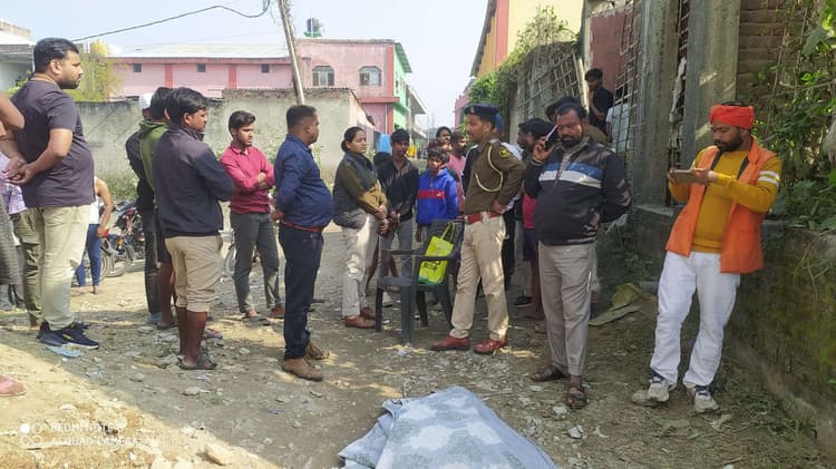 अज्ञात महिला का शव बरामद