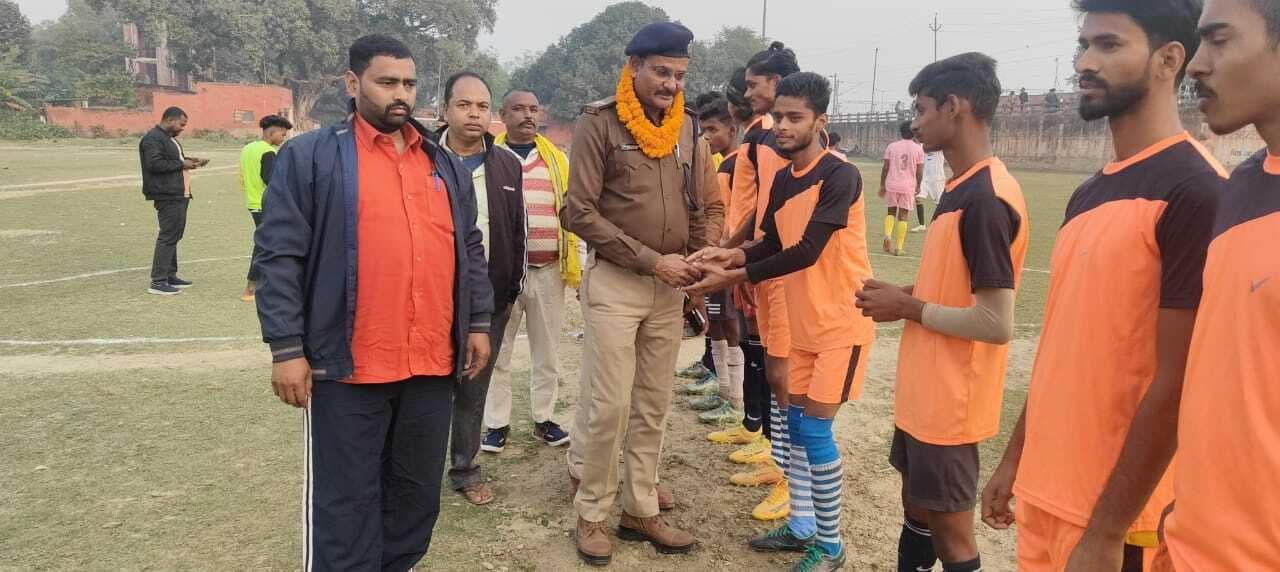 फुटबॉल लीग: हीरोज क्लब मानसी ने 2-1 से चौथम को हराया