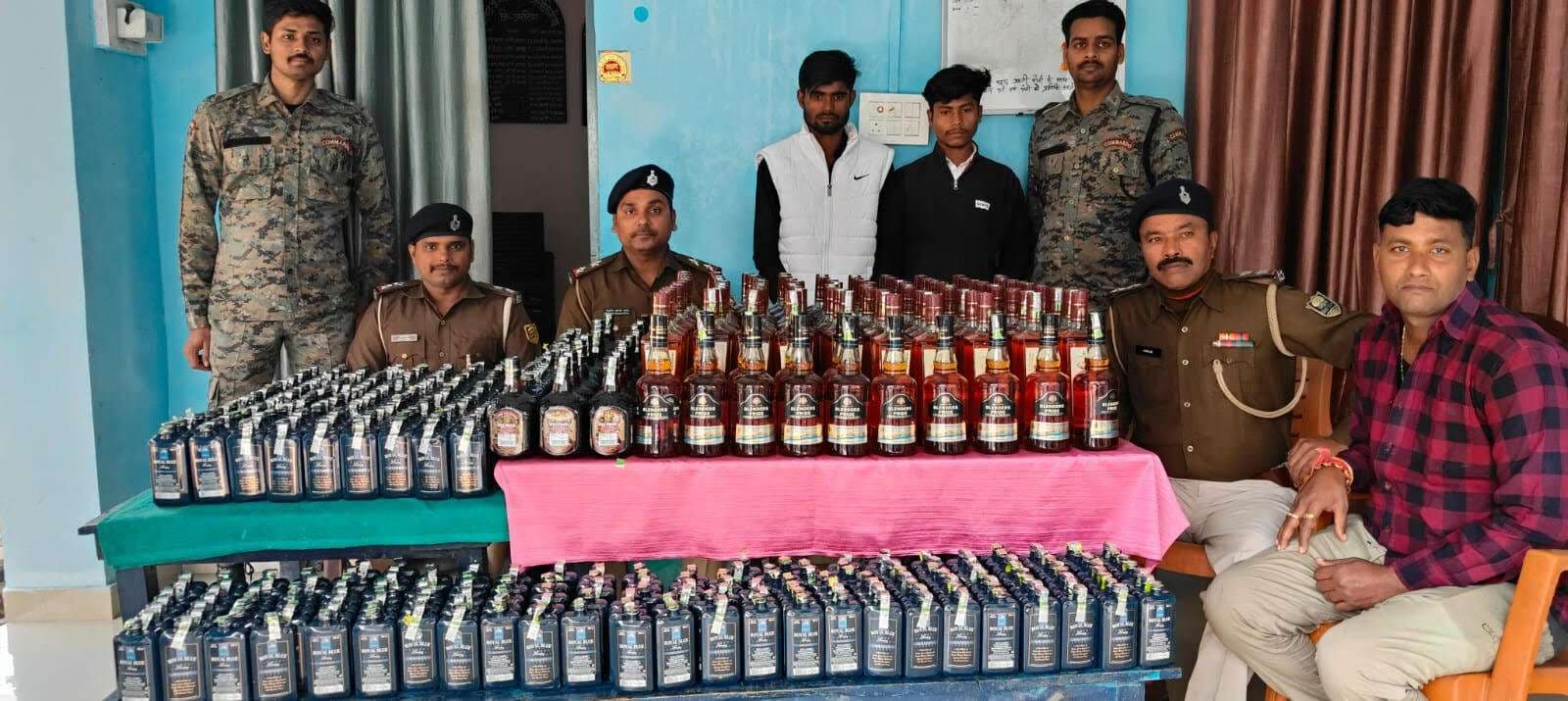 160 लीटर शराब के साथ दो तस्कर गिरफ्तार