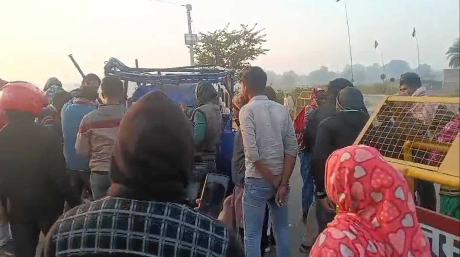 ट्रक व ऑटो की टक्कर में पिता की मौत, पुत्र गंभीर
