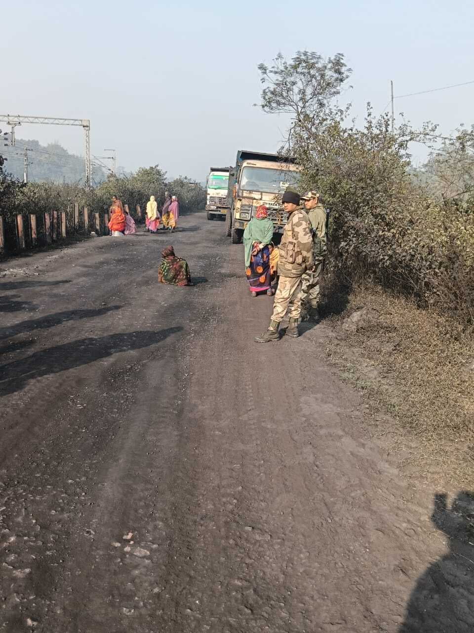 Bokaro News : प्रदूषण को लेकर रोकी कोयला ट्रांसपोर्टिंग