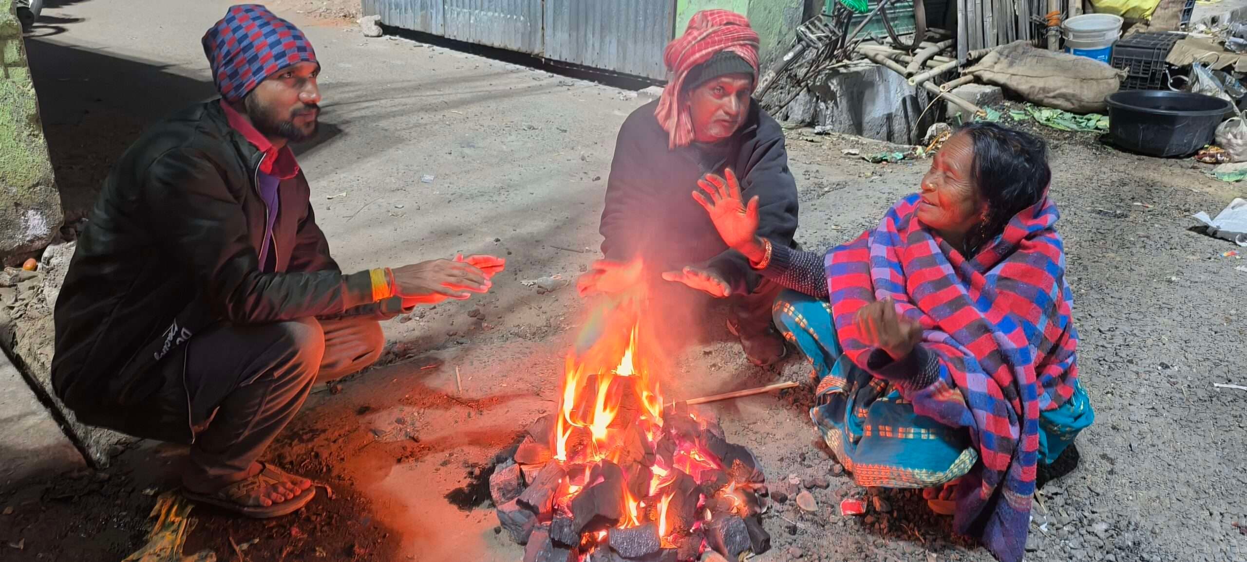 Giridih News :गिरिडीह में शीतलहर का प्रकोप, जनजीवन प्रभावित