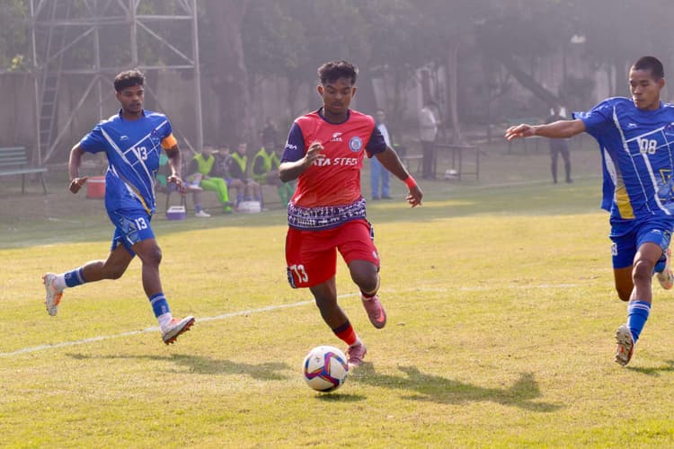 Aiff youth football league jfc u-18 team won :  जेएफसी अंडर-18 टीम की जीत में मार्श चमके