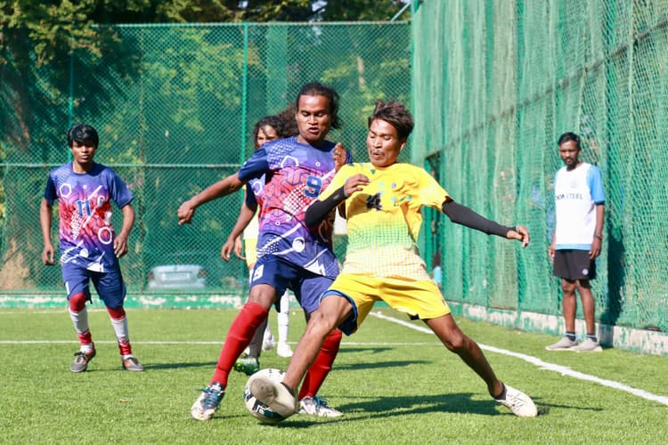 Transgender football league at jrd sports complex : फुटबॉल मैदान में दिखा ट्रांसजेंडरों का जोश