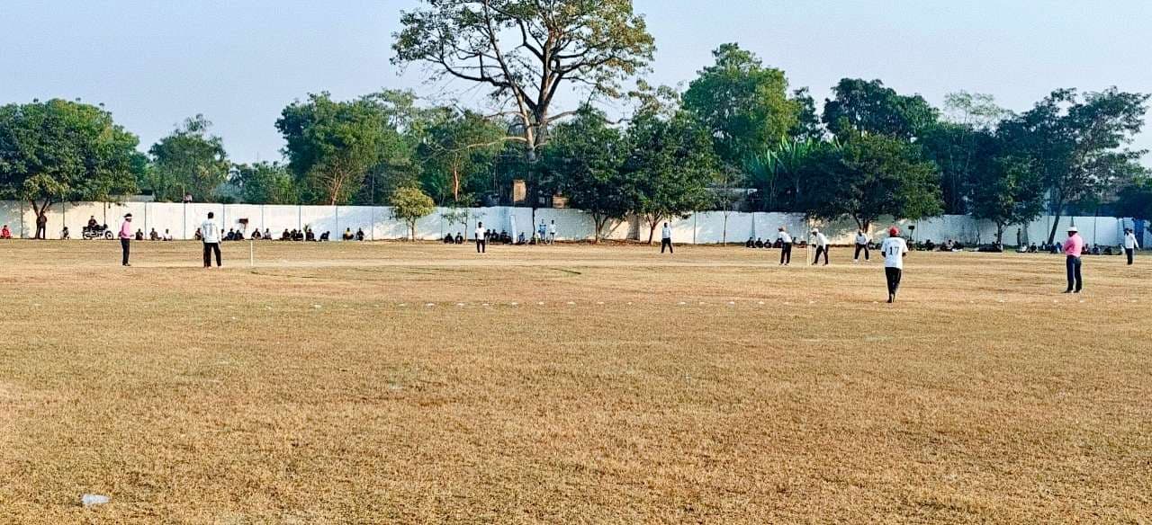 East Singhbhum News : जमशेदपुर टाइटंस व भूमिपुत्र धरमबहाल जीते