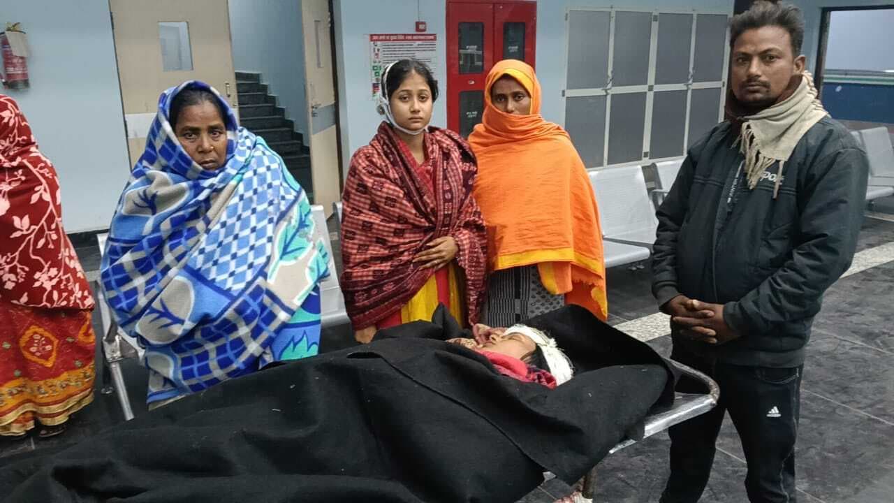 मीरगंज में बकरी खेत में जाने को लेकर दो पक्षों में मारपीट, छह लोग हुए घायल