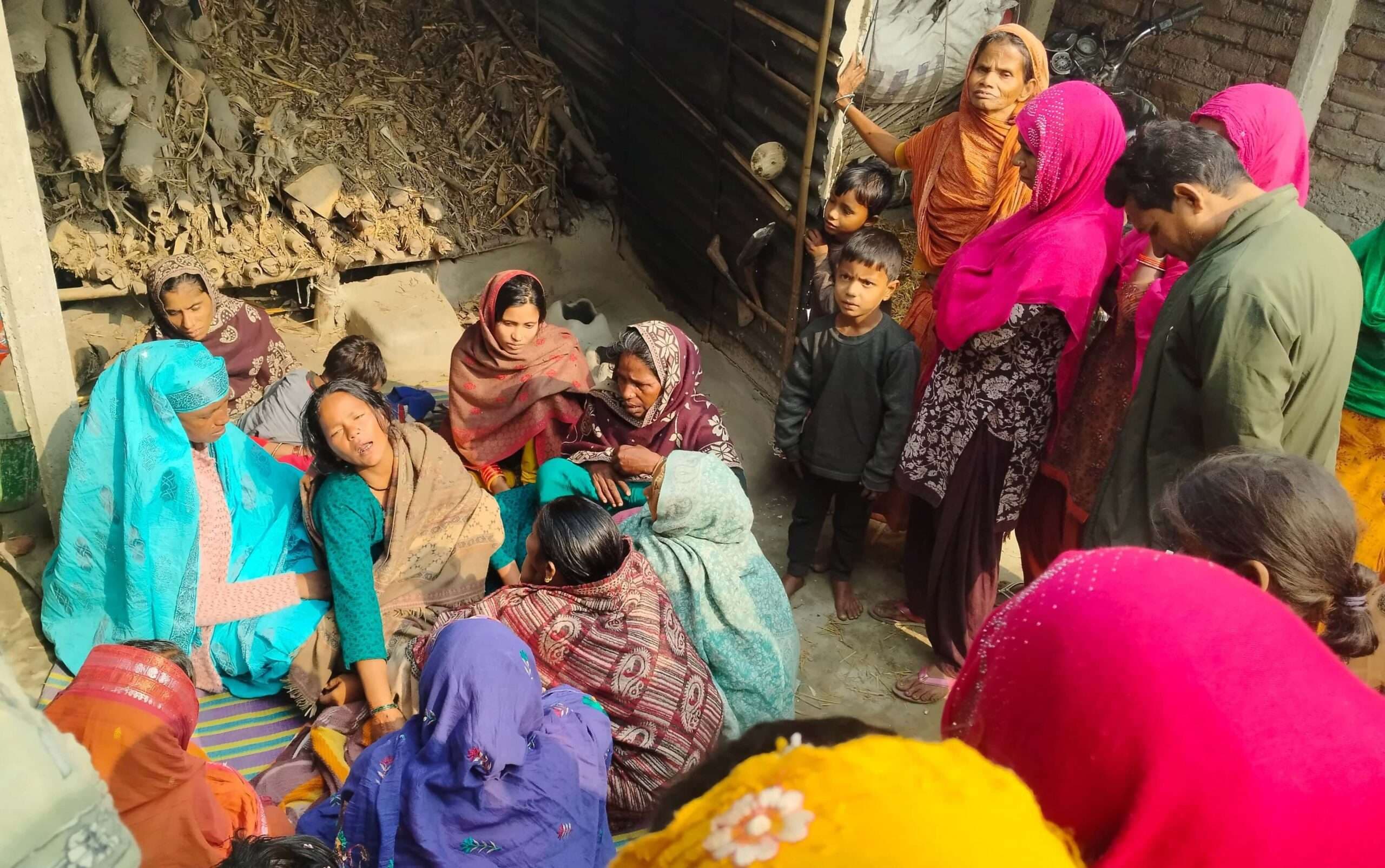 दो बाइक की आमने-सामने टक्कर में दूल्हे के भाई की मौत