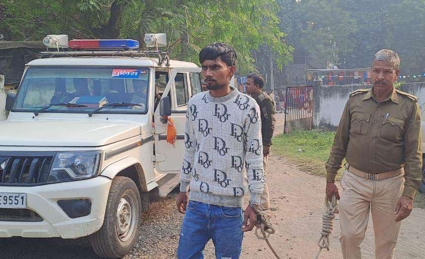 रंगदारी नहीं देने को लेकर दुकान पर गोलीबारी करने वाला अपराधी गिरफ्तार