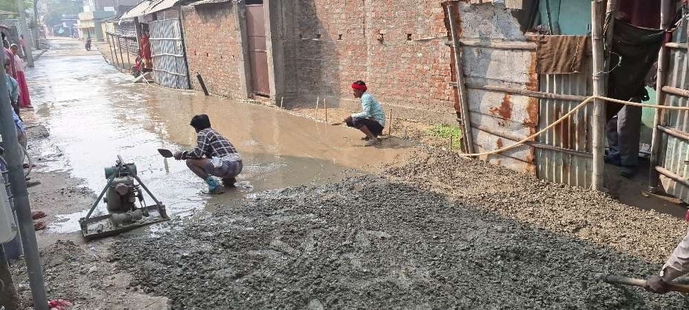 एजी बाजार पुरानी हाट से धर्मशाला तक बन रही सड़क पर उठे सवाल