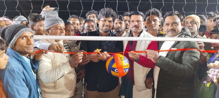 बॉलीवॉल फाइनल में यूपी के नसीरुद्दीन की टीम ने शील्ड कब्जाया