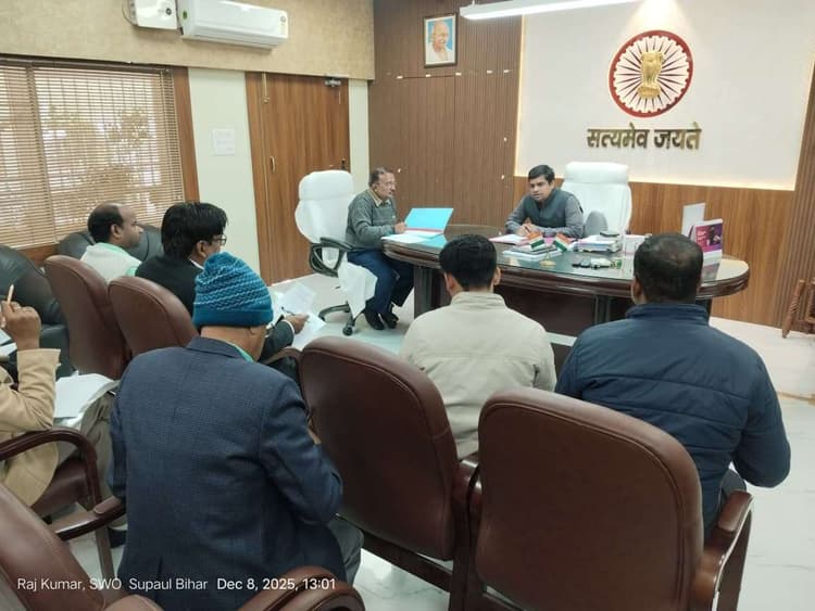 आवासीय स्कूल में छात्राओं की सुरक्षा व शिक्षण गुणवत्ता पर रखें ध्यान