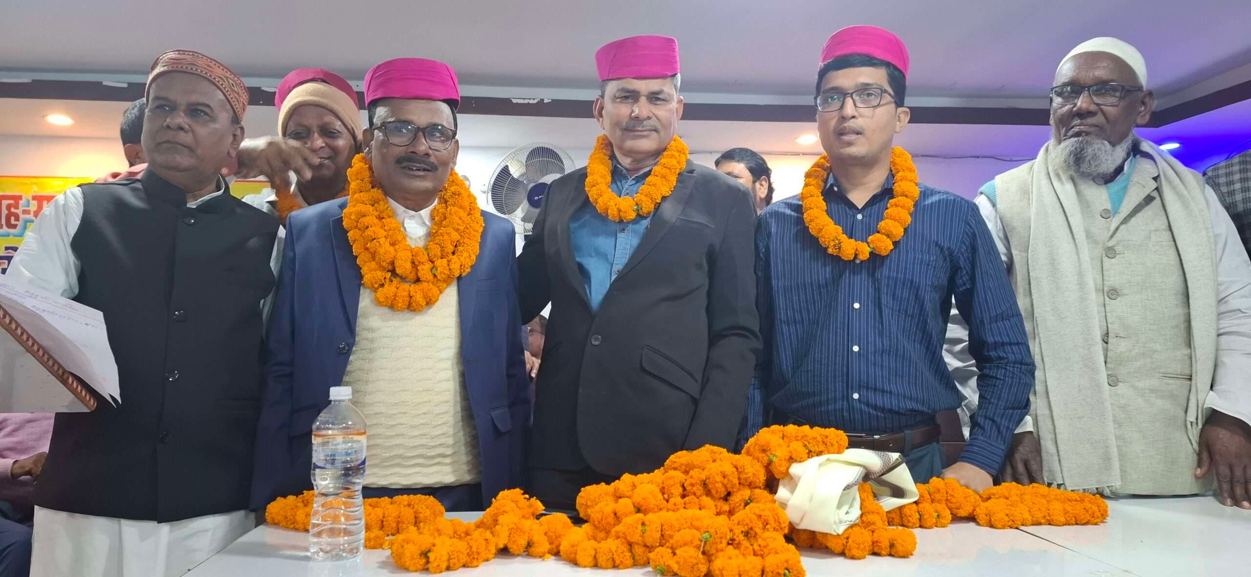 समारोह में सेवानिवृत्त बीईओ को दी गयी विदाई