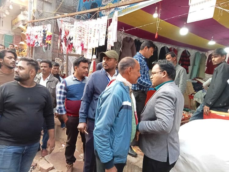 Deoghar News : सिंगल यूज प्लास्टिक व कूड़ा फैलाने वालों के खिलाफ कार्रवाई, 19,200 रुपये वसूला जुर्माना