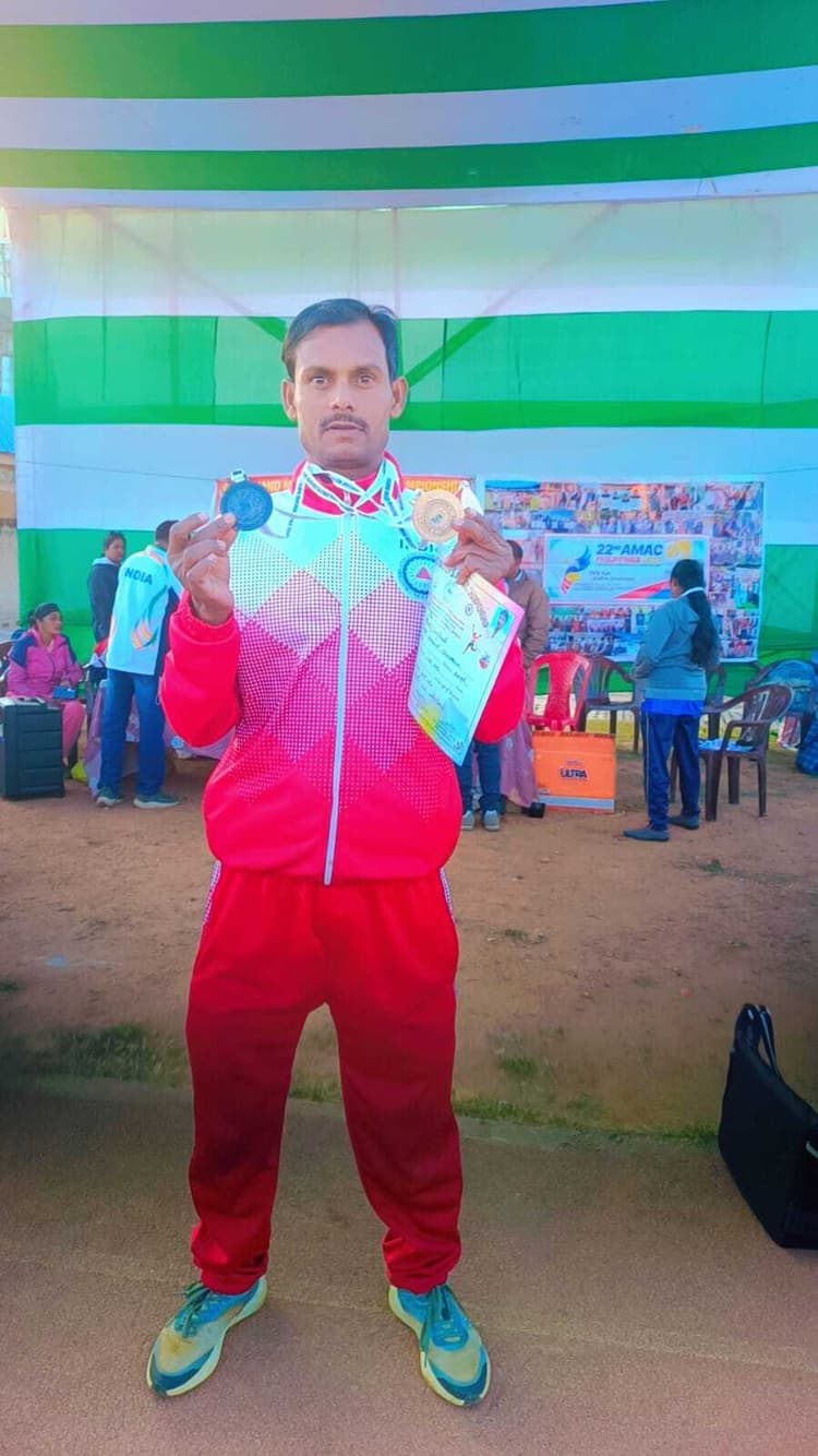 मास्टर एथलेटिक्स में दुमका के सतीश ने जीते तीन मेडल