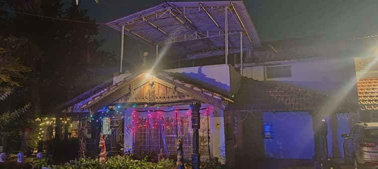 मैक्लुस्कीगंज में ठंड के साथ ही पर्यटकों का आना शुरू, ट्रेनों के ठहराव से बढ़ी सुविधा