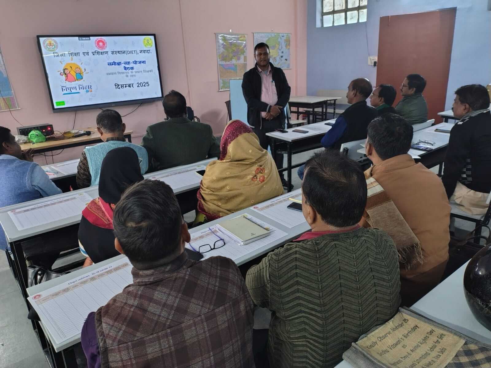 भाषा कौशल, पढ़ना-लिखना, संख्या ज्ञान के लिए पद्धतियों का प्रयोग करना आवश्यक