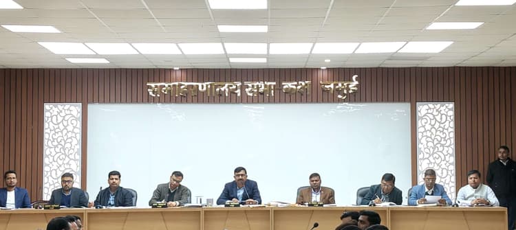 जनता से जुड़े मामलों के समाधान में विलंब बर्दाश्त नहीं -डीएम