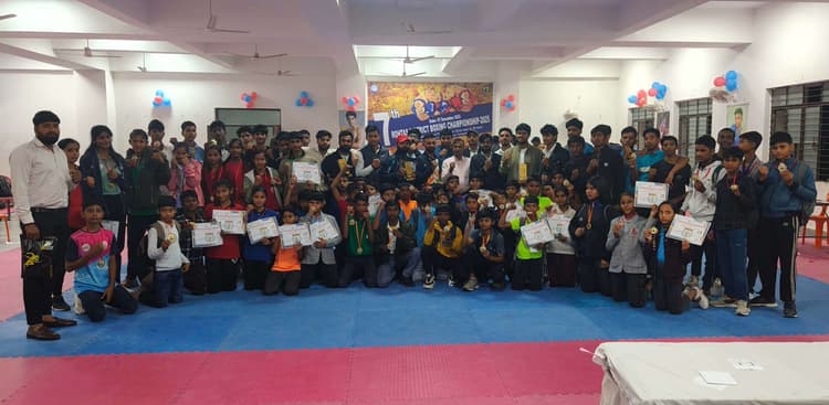रोहतास बॉक्सिंग अकादमी बनी ओवरऑल चैंपियन