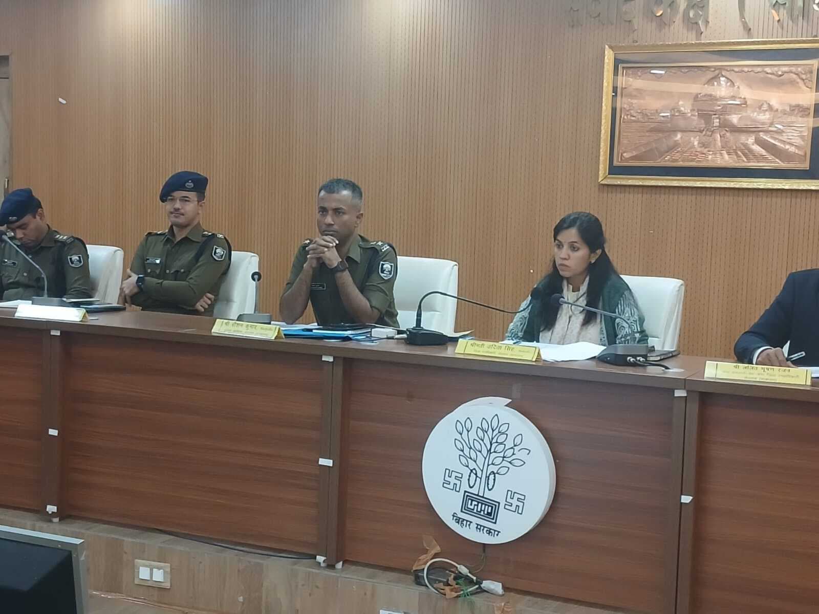 भूमि विवाद की बैठक में नहीं आने वाले सीओ व थानाध्यक्षों से शोकॉज