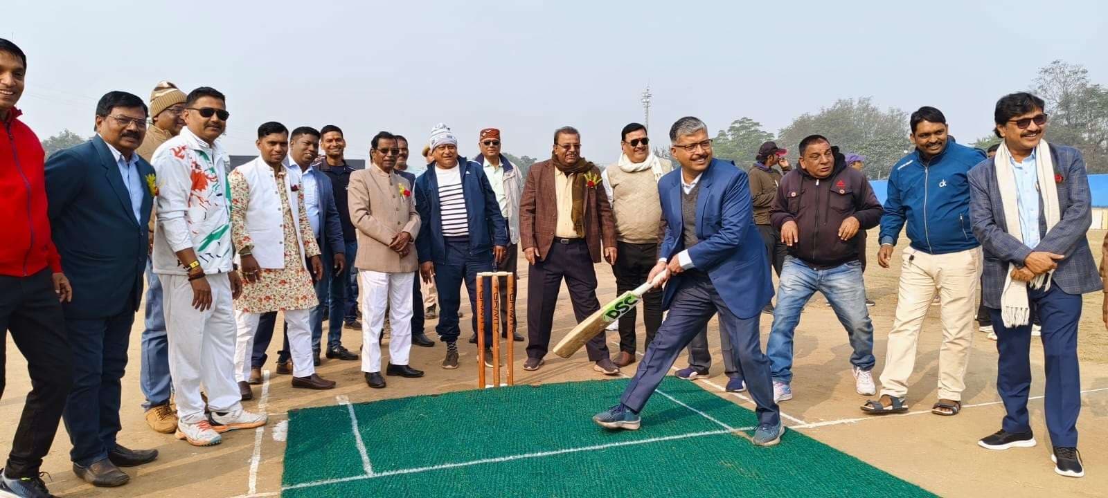 Bokaro News : नौ दिवसीय सीसीएल अंतर क्षेत्रीय क्रिकेट प्रतियोगिता शुरू