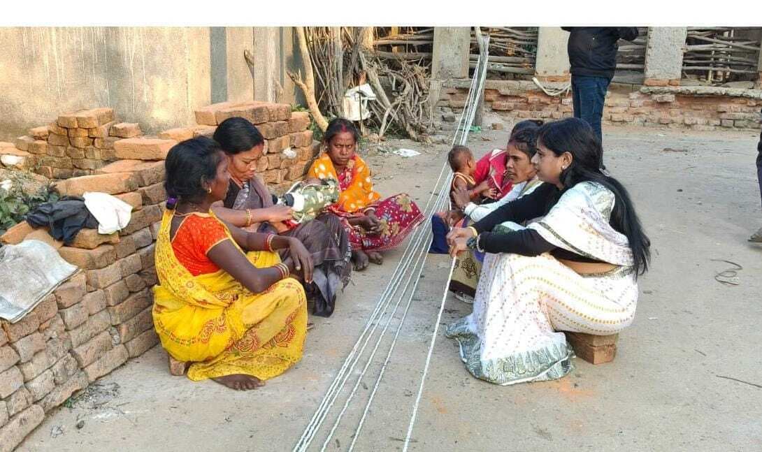 Bokaro News : बिरहोर महिलाओं की समस्याओं की ली जानकारी