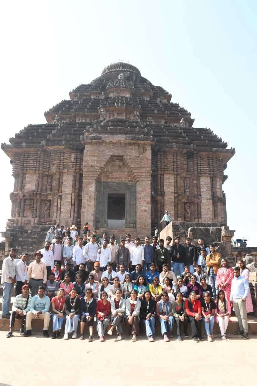 East Singhbhum News : रंभा कॉलेज के विद्यार्थियों ने पुरी की संस्कृति को जाना