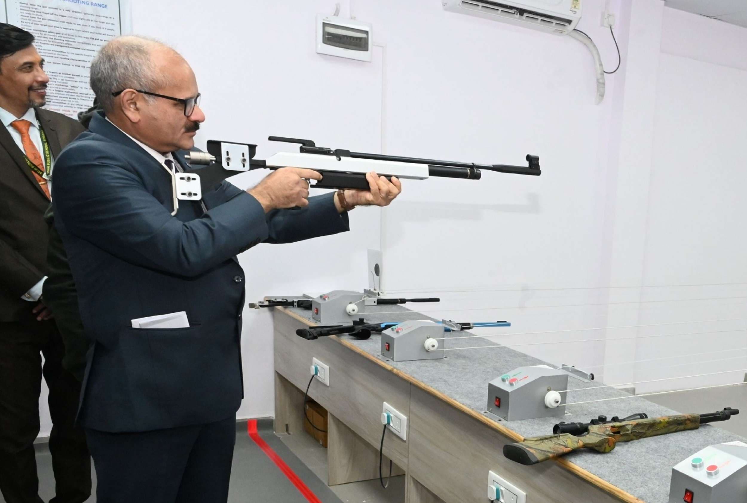 Bokaro News : डीपीएस में खुला राज्य का पहला स्कूली शूटिंग रेंज