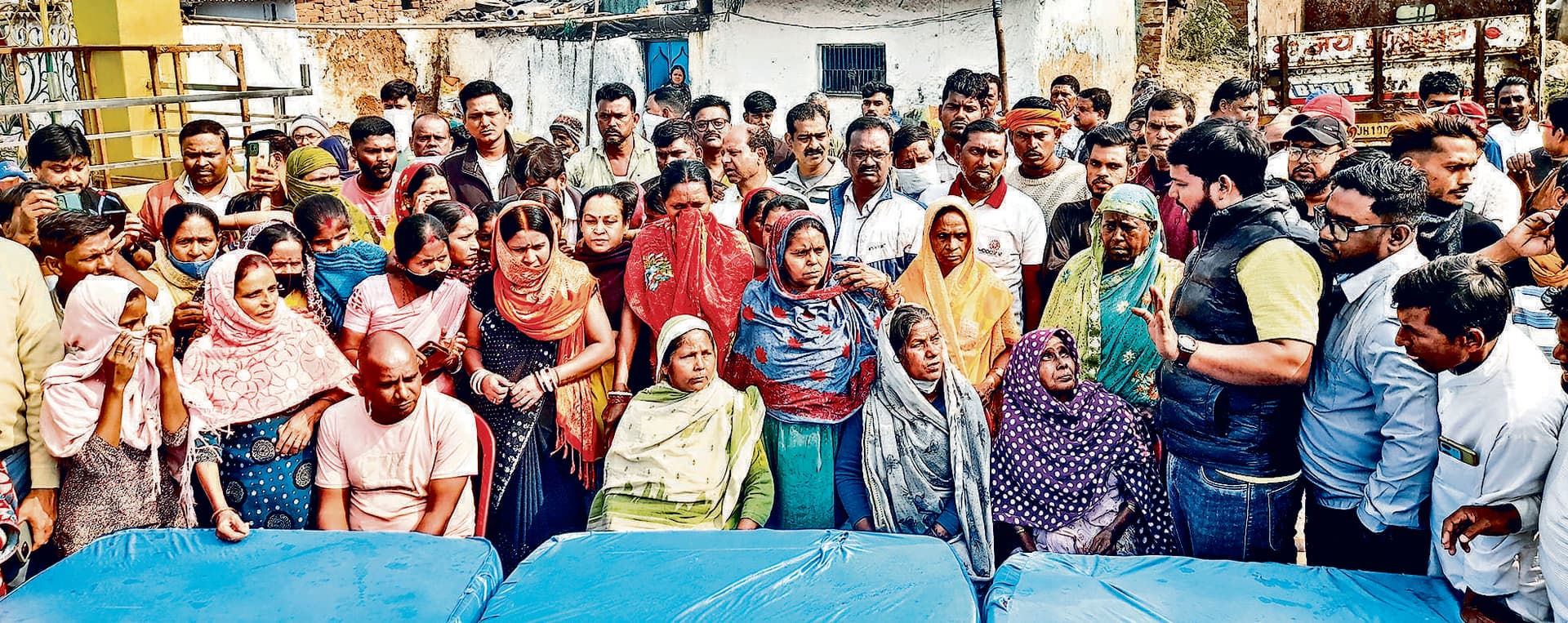 Dhanbad News: प्रबंधन 24 घंटे में गैस रिसाव रोके, अन्यथा होगा चक्का जाम