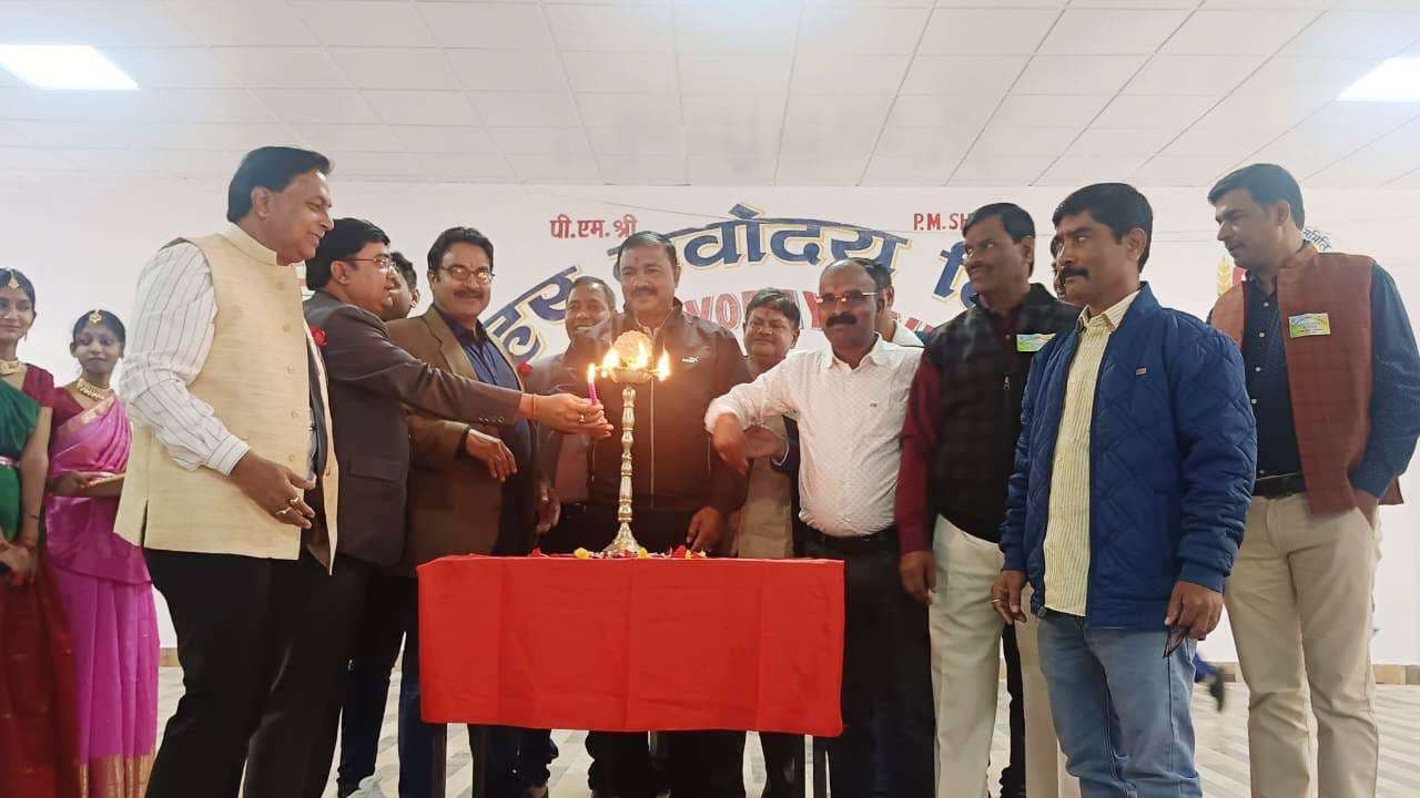 नवोदय विद्यालय बारुण में पूर्ववर्ती छात्र समागम आयोजित