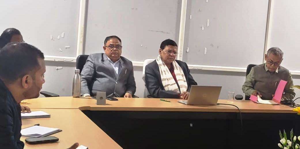 स्नातक सेमेस्टर-5 में इंटर्नशिप को लेकर कुलपति ने प्राचार्य व विभागाध्यक्षों को दिये निर्देश