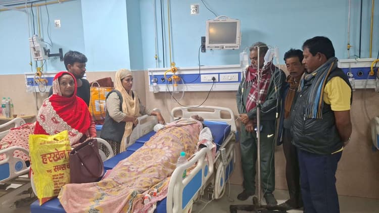 मामूली विवाद में भाई-भतीजे ने रेलवे कर्मी को पीटा, हालत गंभीर