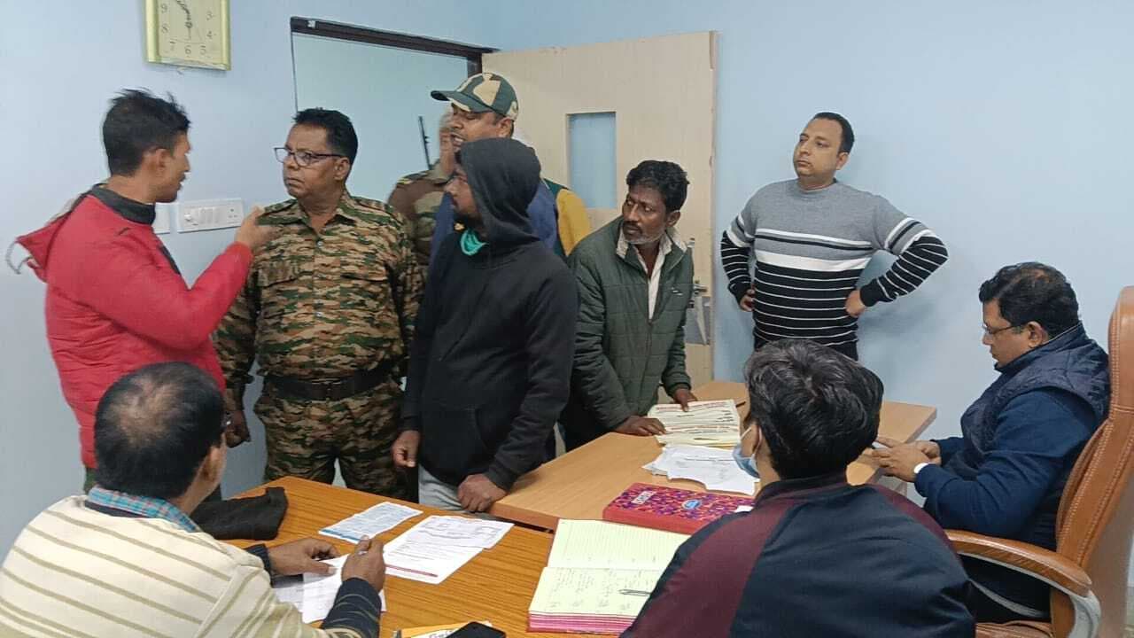 सदर अस्पताल में मरीज के परिजन और सुरक्षा गार्ड के बीच नोकझोंक, बीच-बचाव पर मामला हुआ शांत