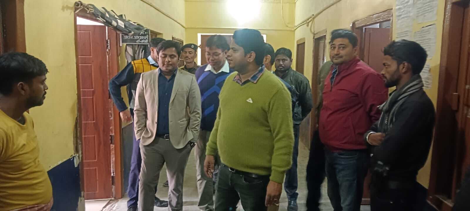 एसडीओ ने किया अंचल सह प्रखंड कार्यालय का निरीक्षण