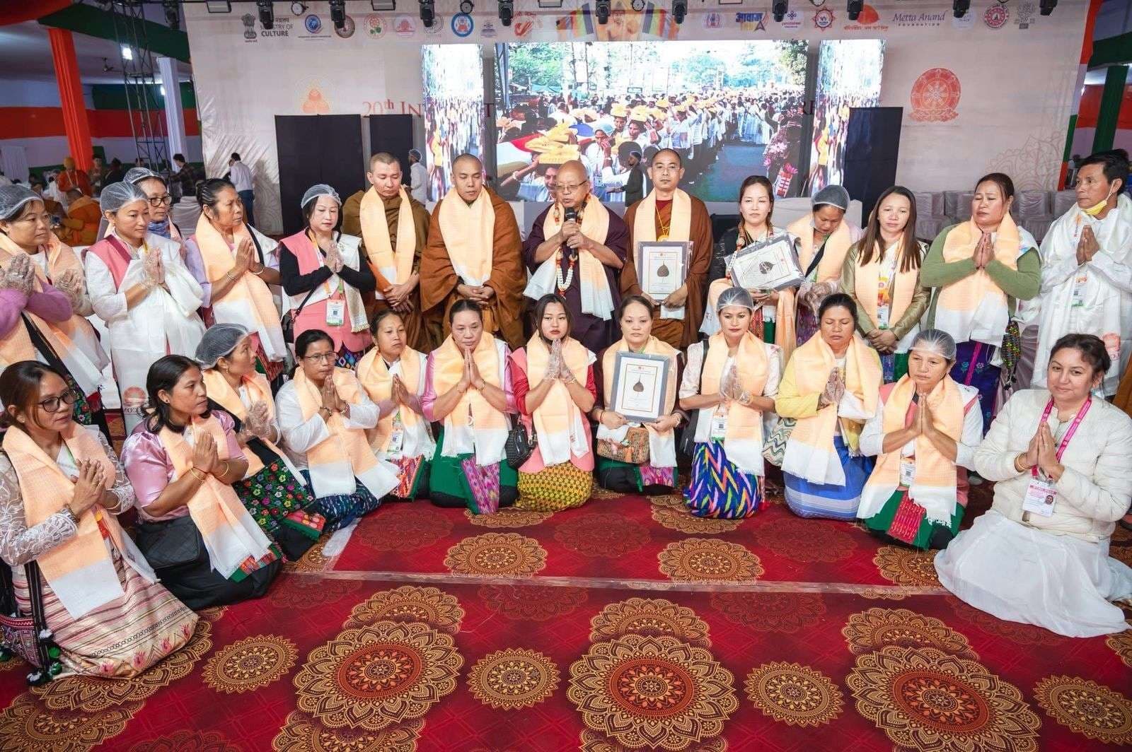 बुद्ध के वचनों से गुंजायमान रहा महाबोधि मंदिर