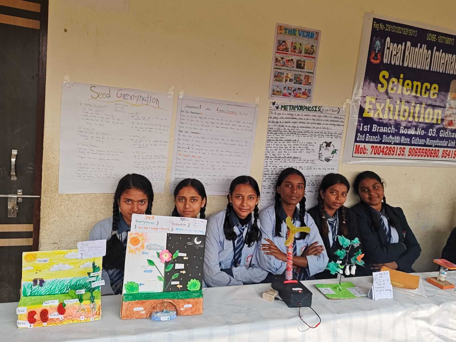 विज्ञान प्रदर्शनी में बच्चों ने दिखायी प्रतिभा