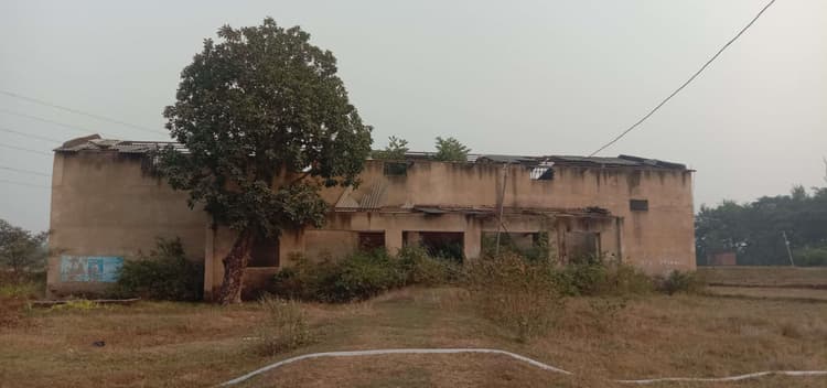 नौ साल से योजना बन गयी खंडहर