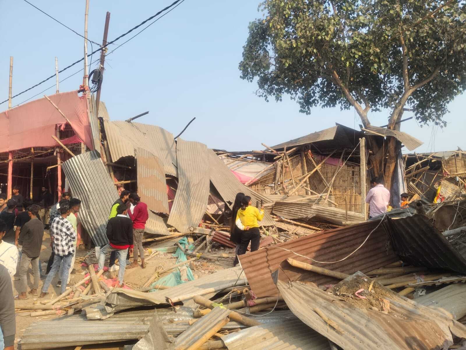 Madhubani News :नये पट्टाधारी ने जेसीबी से गंगासागर परिसर से हटवायी दुकानें