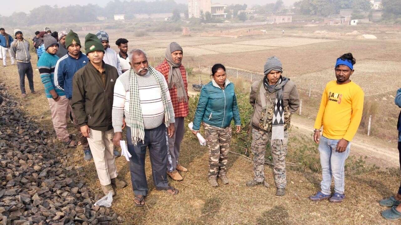 Giridih News :रेलवे लाइन पर मिला युवक का शव, आत्महत्या की आशंका