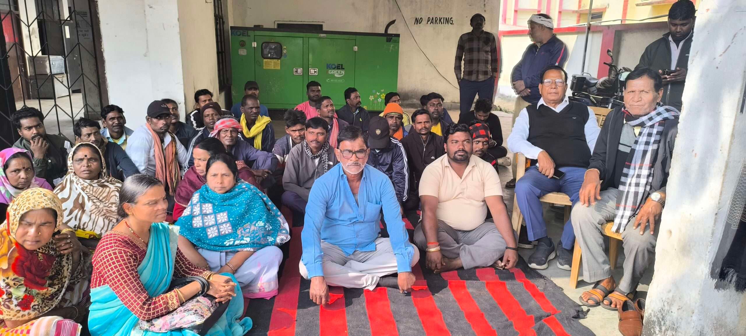 Giridih News :झारखंड लोकल बॉडीज इंप्लाइज फेडरेशन की भूख हड़ताल