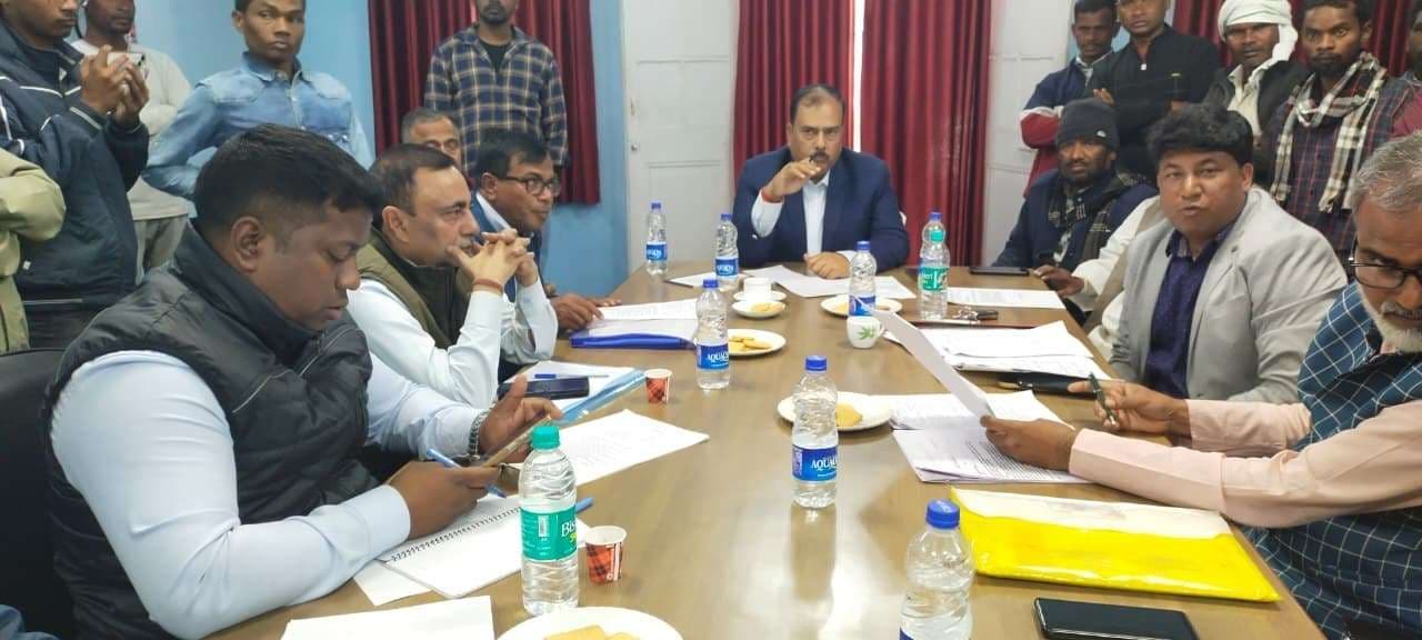 Bokaro News : विस्थापितों की कई मांगों पर प्रबंधन सहमत